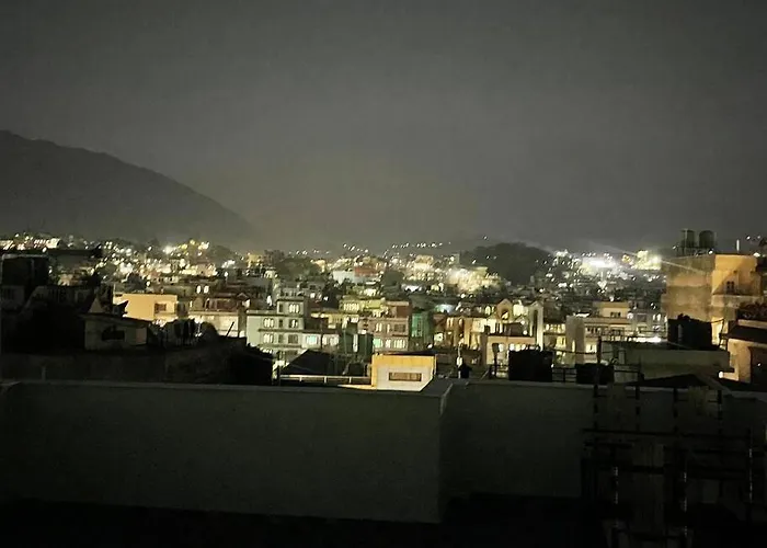 Apartment Expediya Homes - Full Furnish 2 Bhk Roof Flat In *