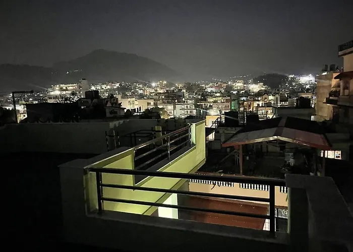 Apartment Expediya Homes - Full Furnish 2 Bhk Roof Flat In