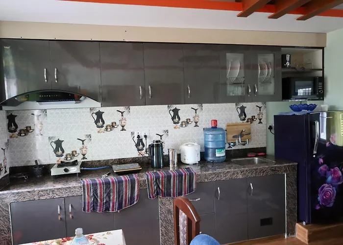 Apartment Expediya Homes - Full Furnish 2 Bhk Roof Flat In *